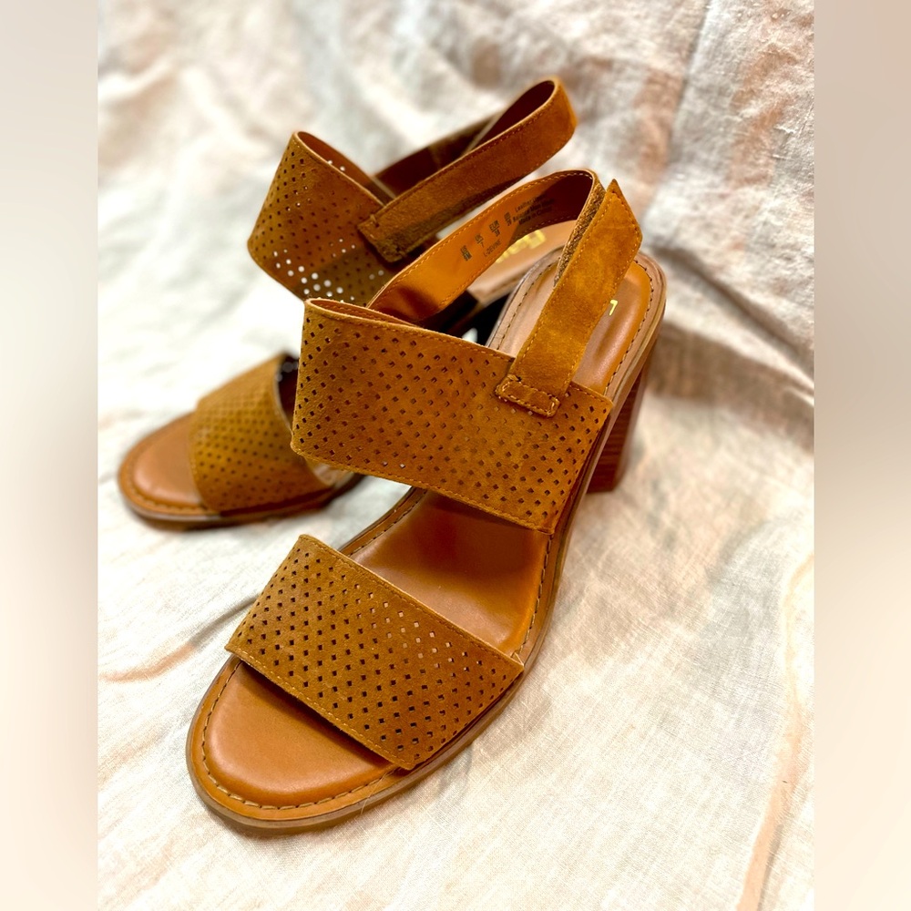 Franco Sarto Divine Perforated Suede Chunky Heel Sandal Women’s 9